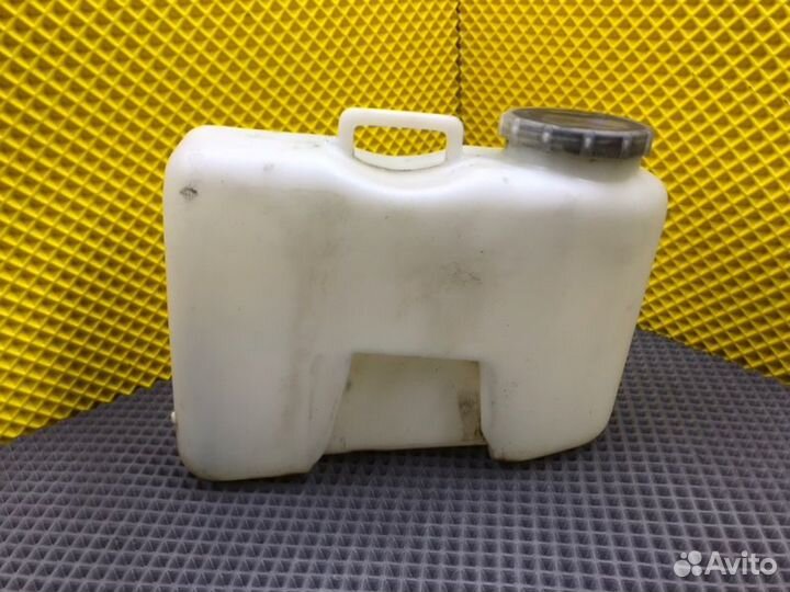 Бачок омывателя заднего стекла Mercedes-Benz S124