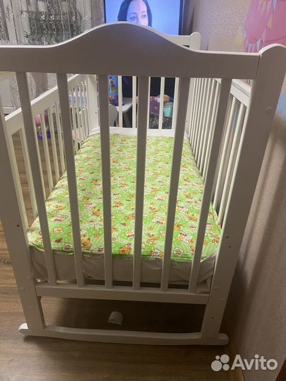Кроватка для новорожденных