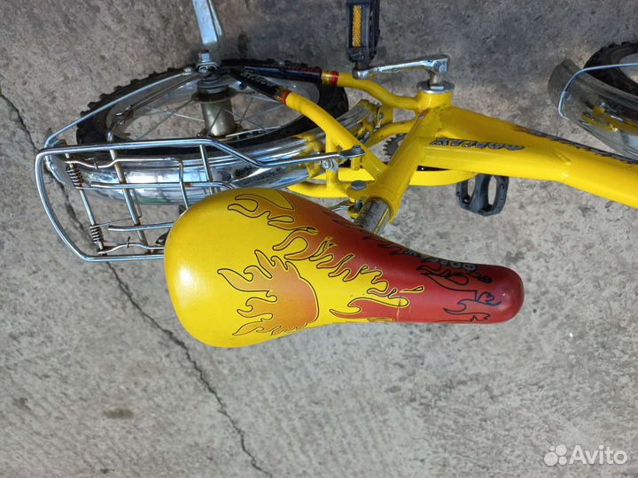 Детский велосипед четырехколесный