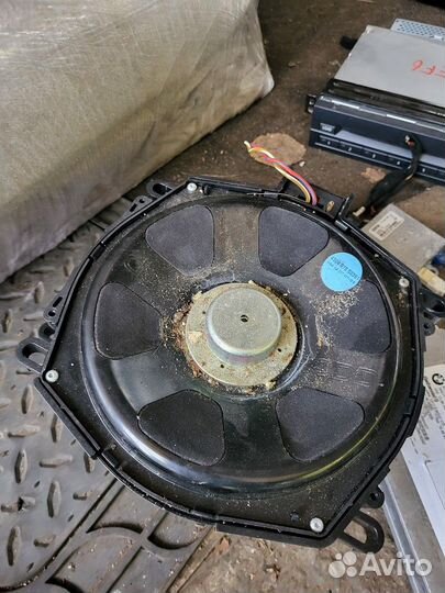 Сабвуфер BMW X5 E70