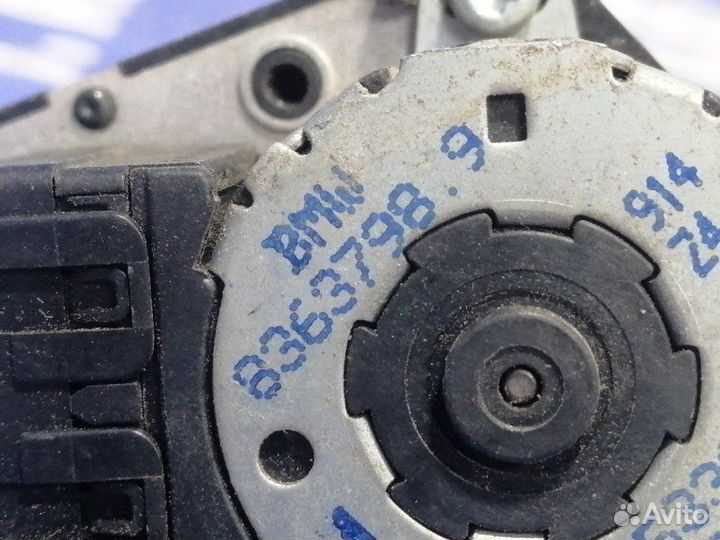 Моторчик заслонок отопителя Bmw E39 седан 2001