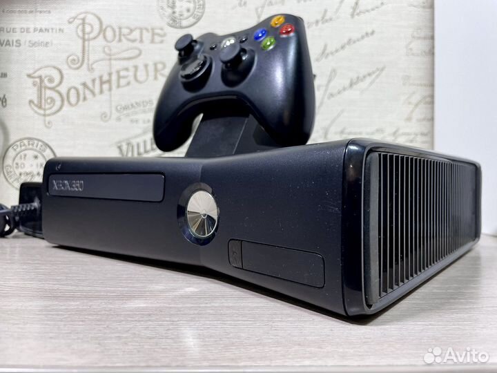 Xbox 360 Slim + 95 игр
