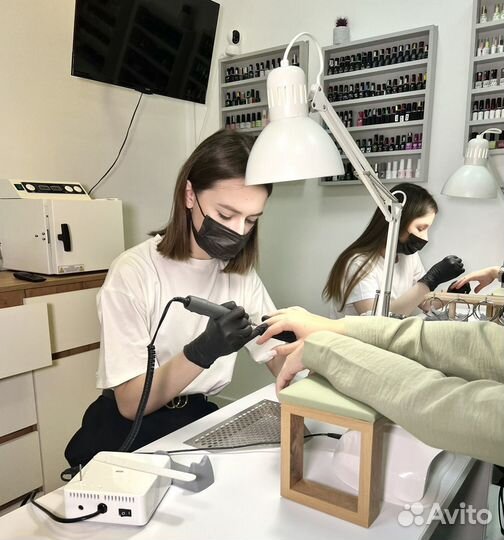 Мастер маникюра и педикюра