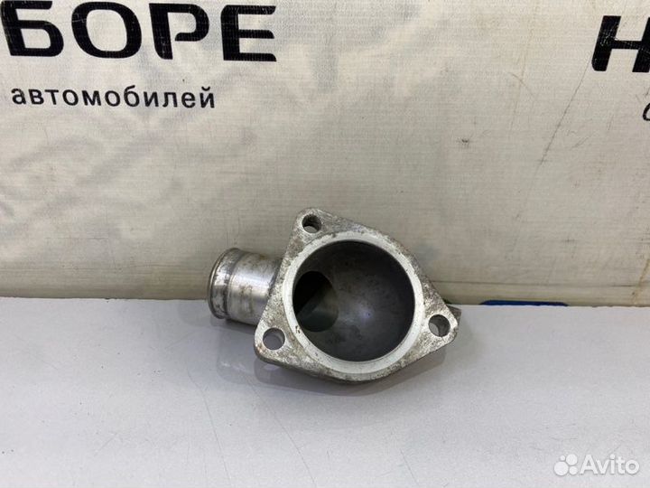 Крышка термостата Toyota Land Cruiser 200 2UZ-FE