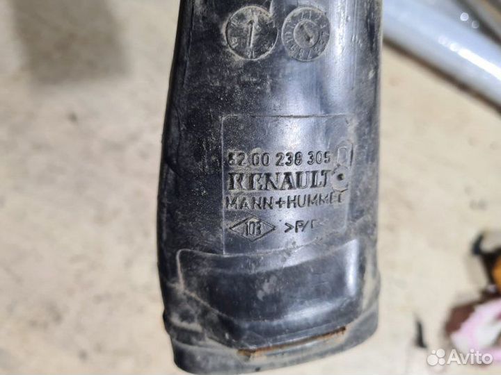 Патрубок воздушного фильтра Renault Sandero 2010