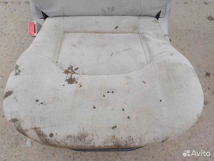 Сидение Hyundai Trajet переднее левое