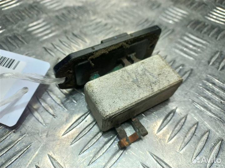 Резистор отопителя (Ежик) mitsubishi Carisma DA 1