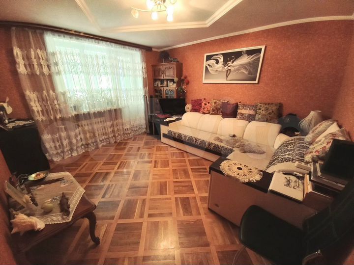 2-к. квартира, 60 м², 1/4 эт.