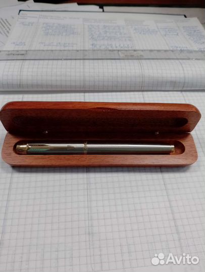 Перьевая ручка parker
