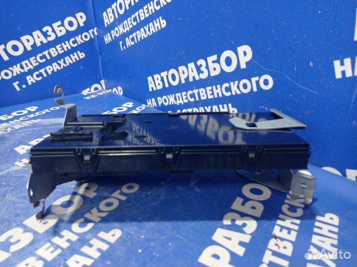 Блок предохранителей салона Mercedes-Benz W211