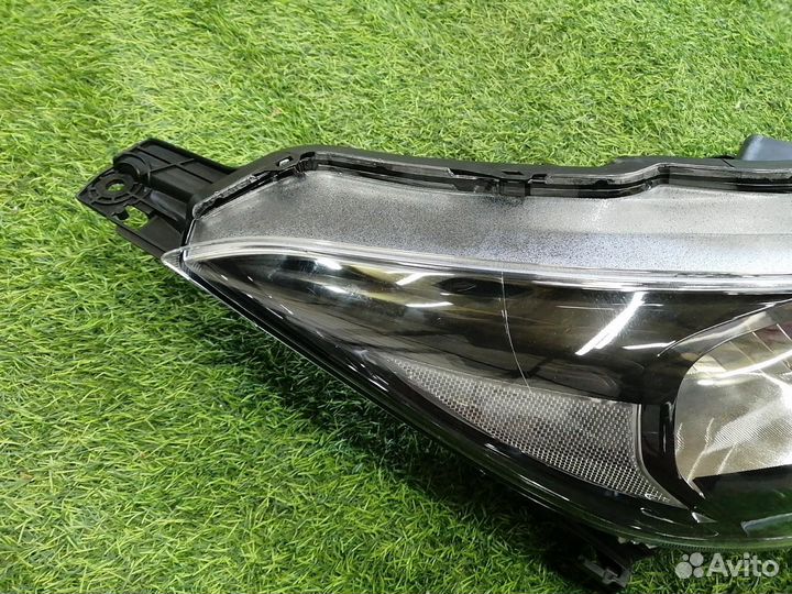 Фара правая Honda Vezel RU 2016