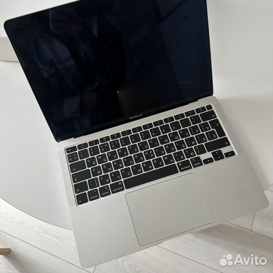 Apple MacBook Air 13-inch 2020