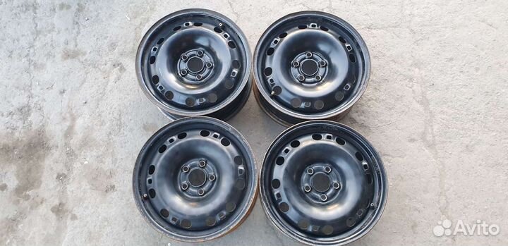 Оригинал колпаки VolksWagen Polo R15 5x100