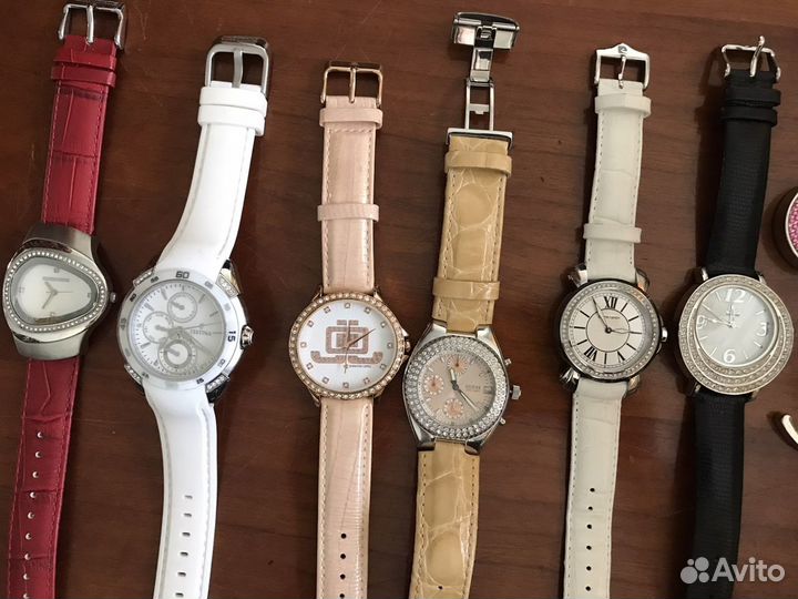 Пакет оригинальных часов и крючок для вечерных сум