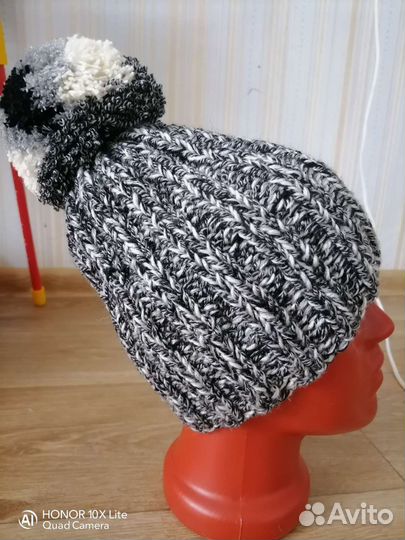 Шапка ручной вязки
