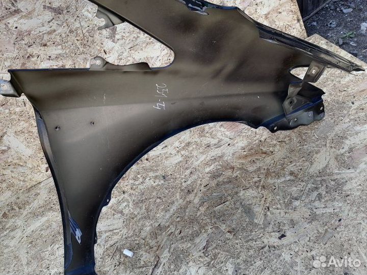 Крыло переднее левое Toyota Prius ZVW30 2ZR-FXE