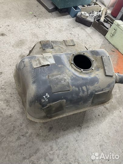 Бензобак Audi 100 C3 (44)