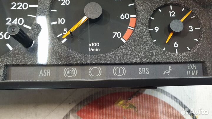 Приборная панель Mercedes W140