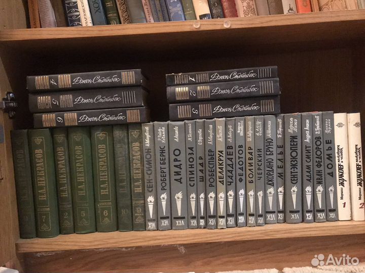 Продам книги оптом 300 штук