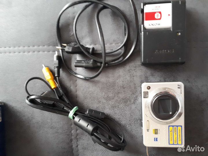 Компактный фотоаппарат Sony