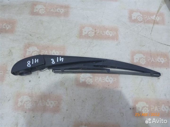 Поводок стеклоочистителя задний Toyota Rav4 ASA44