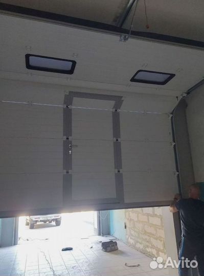 Секционные ворота под ключ