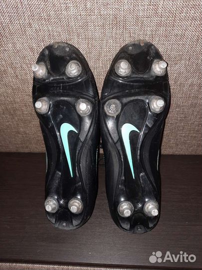 Футбольные бутсы Nike tiempo