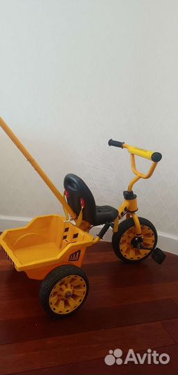 Трехколесный велосипед с ручкой jaguar