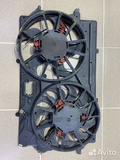 Диффузор вентилятора Ford Focus 1,1.6
