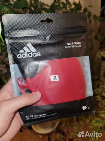 Маска Adidas Cover Badge Of Sport