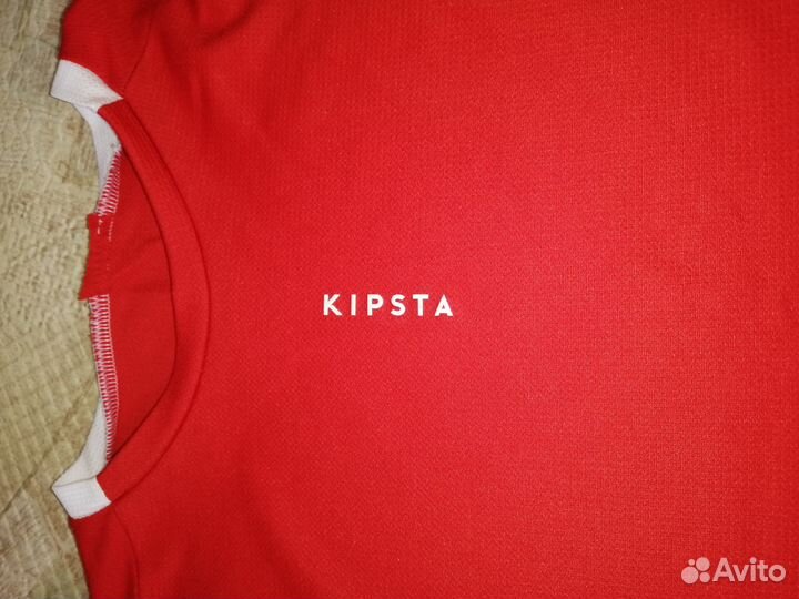 Продам футбольную форму для мальчика