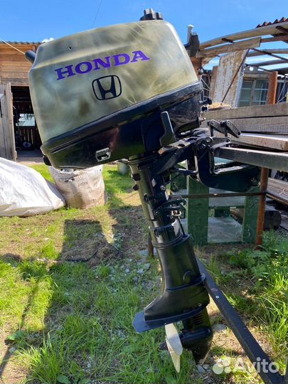 Продам лодку с мотором