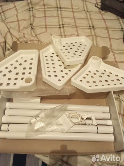 Угловая полка новая в ванну