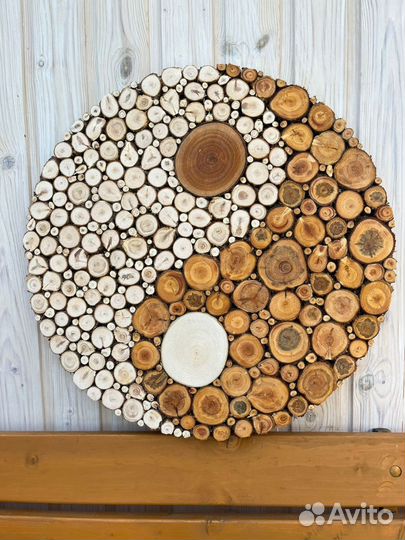 Панно из можжевельника