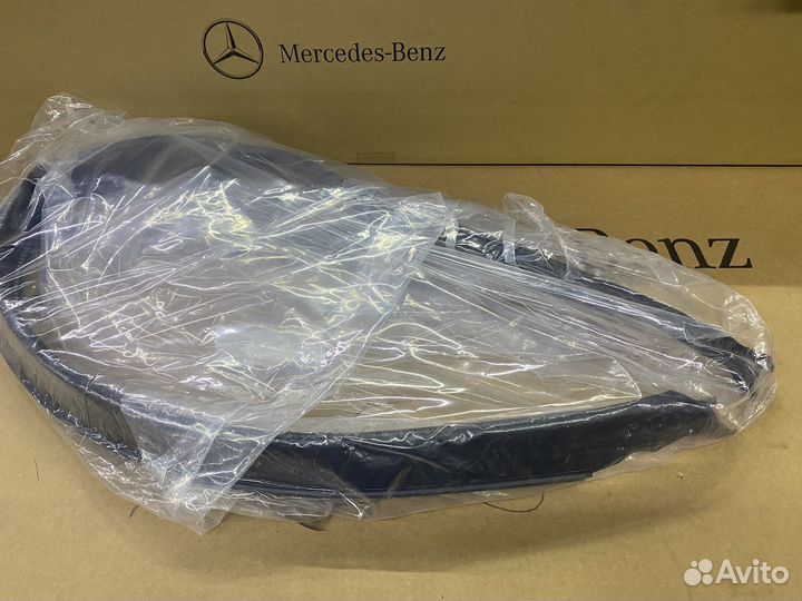 Уплотнитель моторного отсека Mercedes W447 V447