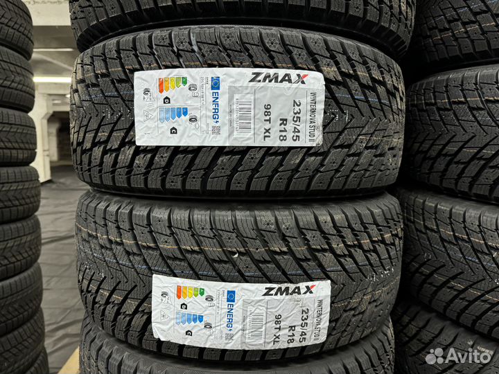 Zmax Winternova Stud II 235/45 R18