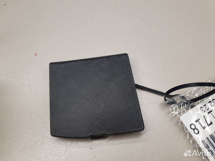 Заглушка переднего бампера буксировочного крюка Ni