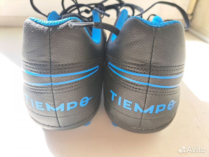 Бутсы мужские Nike Legend 8 Club FG/MG