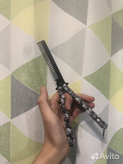 Нож бабочка расческа