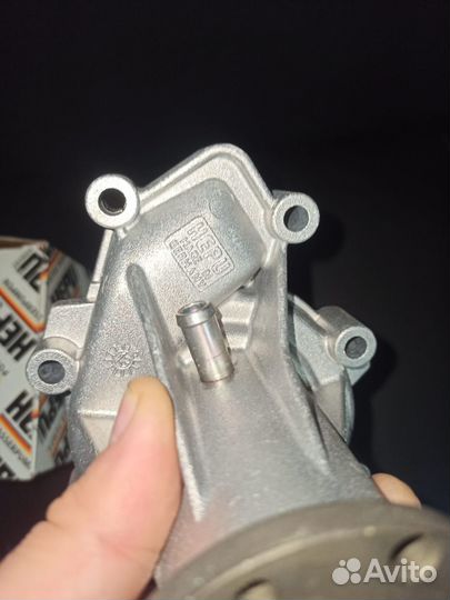 Mercedes w 124 помпа водяная Hepu P176