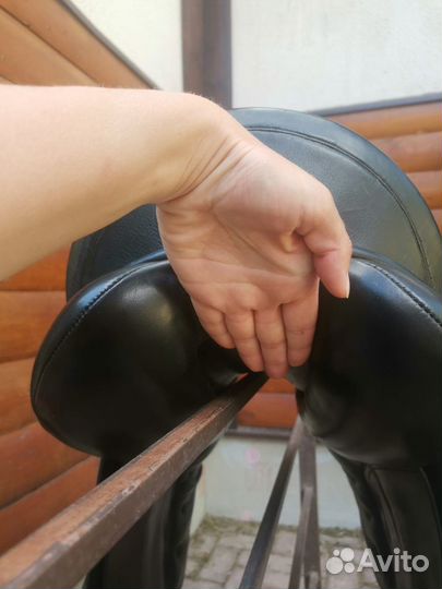 Выездковое седло