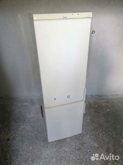 Холодильник Snaige