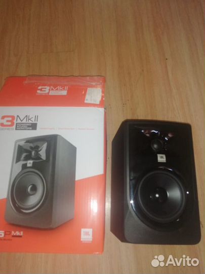 Студийный монитор JBL 305 MkII