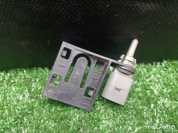 Датчик температуры воздуха Volkswagen Polo