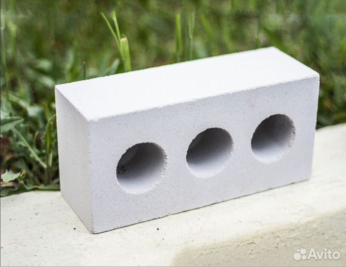 Кирпич силикатный белый трехпустотный