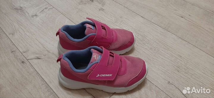 Кроссовки для девочки 33р