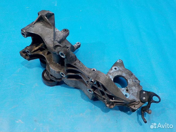 Кронштейн генератора Audi A4 (B8) 2007-2015