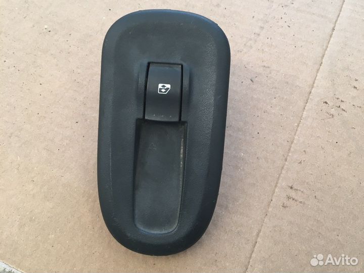 Кнопка стеклоподъемника Renault Kangoo 2 (2979)