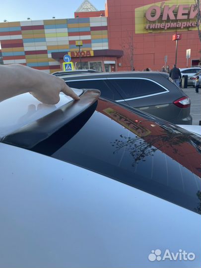 Козырек/спойлер на заднее стекло corolla 120