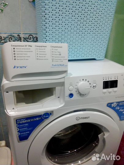 Стиральная машина на 6кг белья Indesit bwsa61051